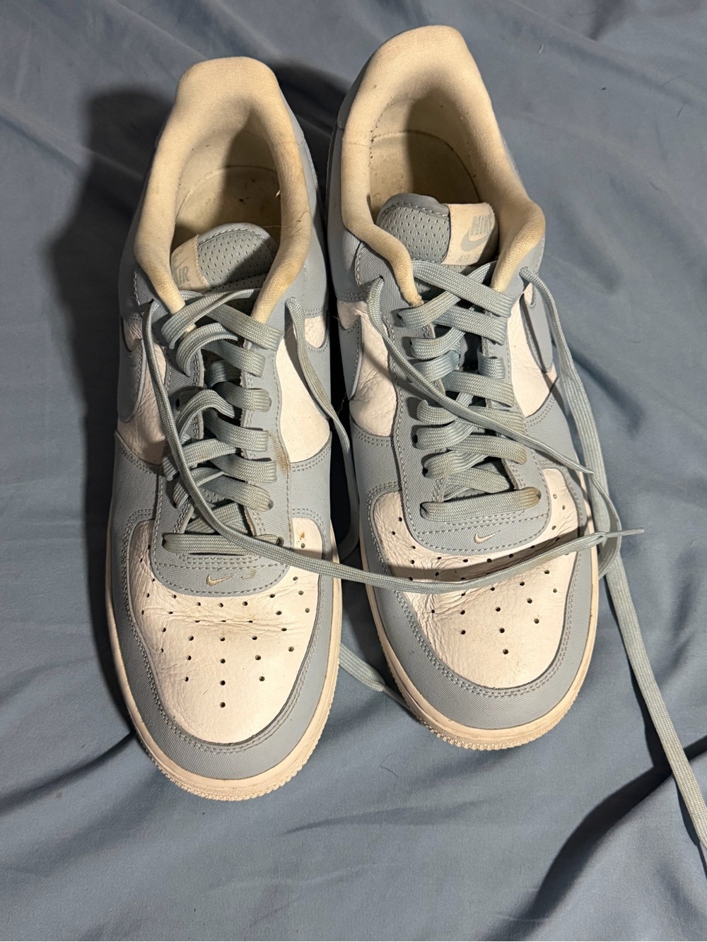 Men’s White and Light Blue Low-Top Sneakers Nike